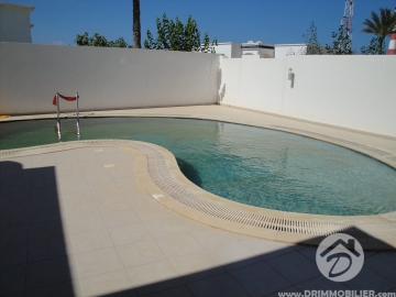 L 121 -                            بيع
                           Villa avec piscine Djerba